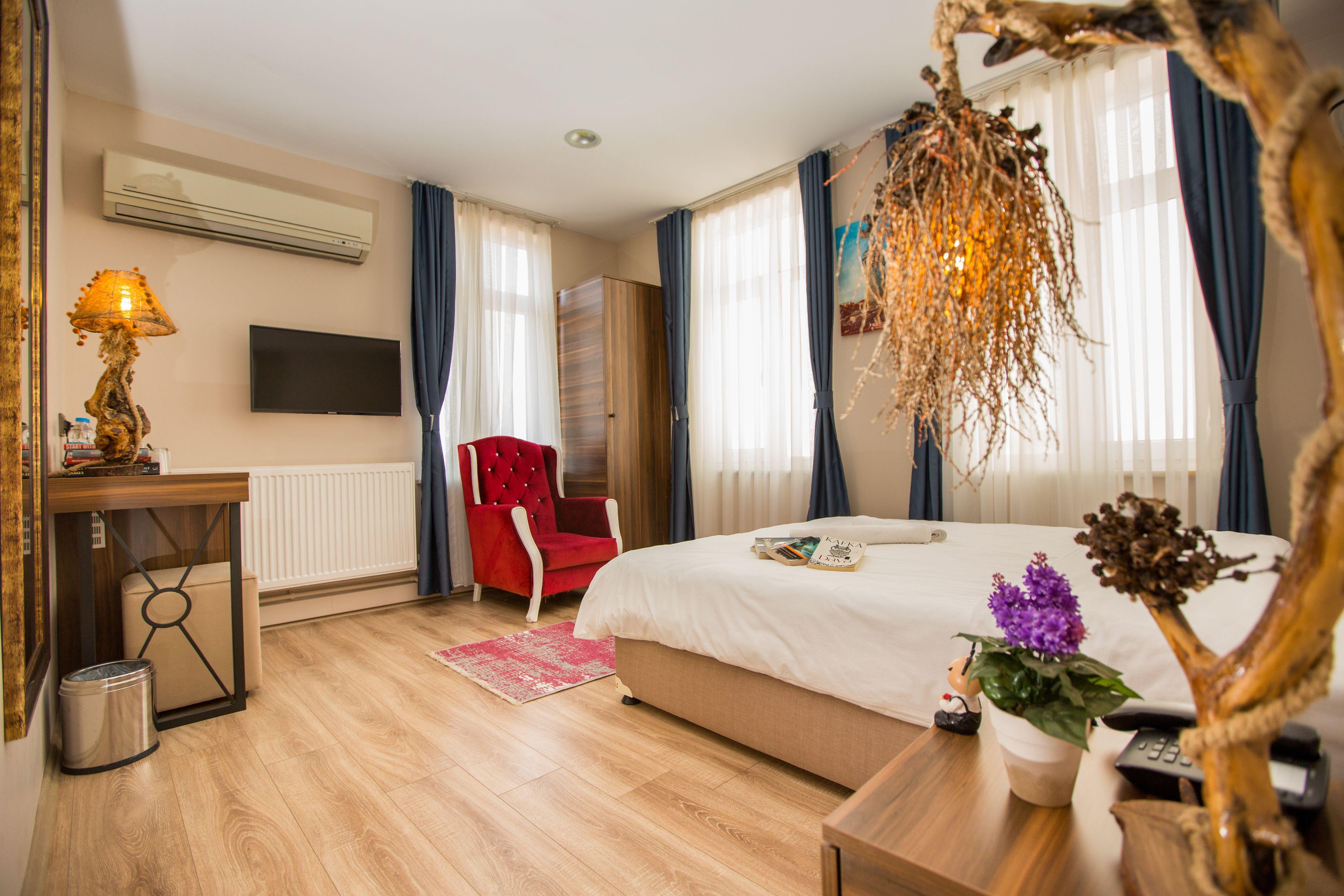 Corner Garden Hotel — Photos 1